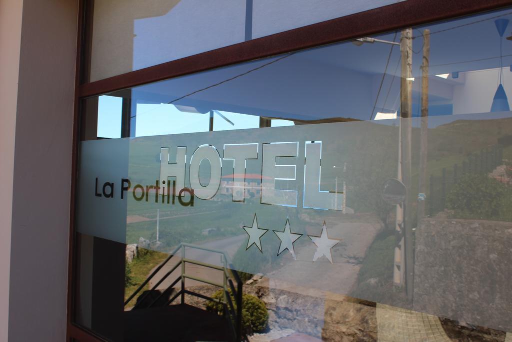 Hotel La Portilla Niembro Exterior photo